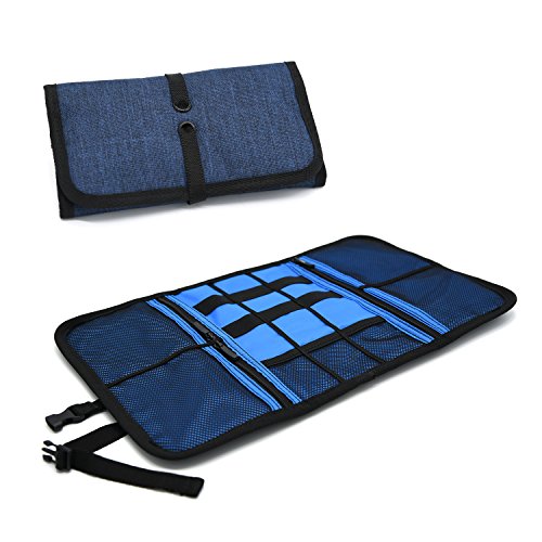 A TRAVEL CASE THAT KEEPS ALL YOUR ACCESSORIES ORGANIZED
