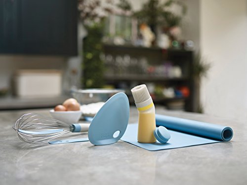 A BRUSH THAT CLEANS WORN-IN STAINS AND DIRT FROM ANY FLOORING SURFACE