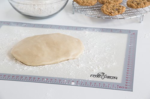 A SILICONE BAKING MAT THAT EVENLY BAKES COOKIES AND TREATS